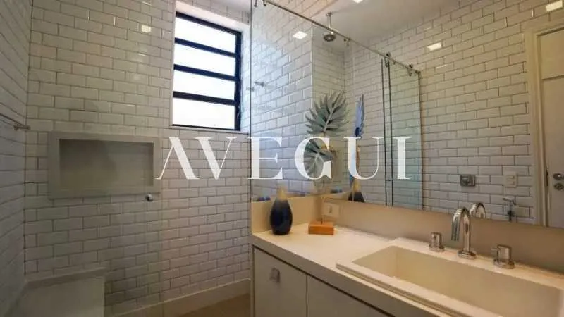 Furnished house with 4 bedrooms and 5 bathrooms — photo 27