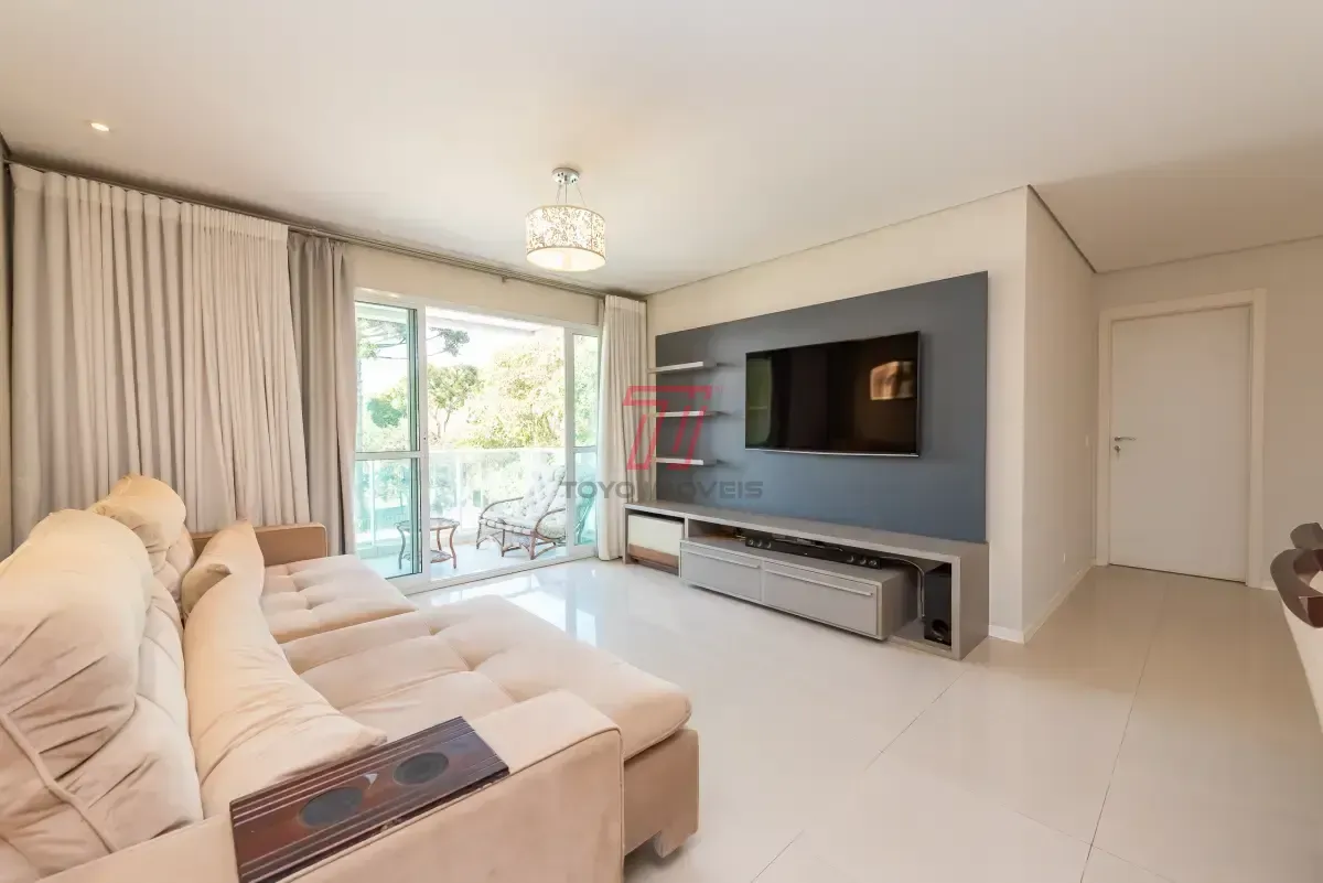 3-bedroom apartment with 197 m², 2 parking spots and balcony — photo 3
