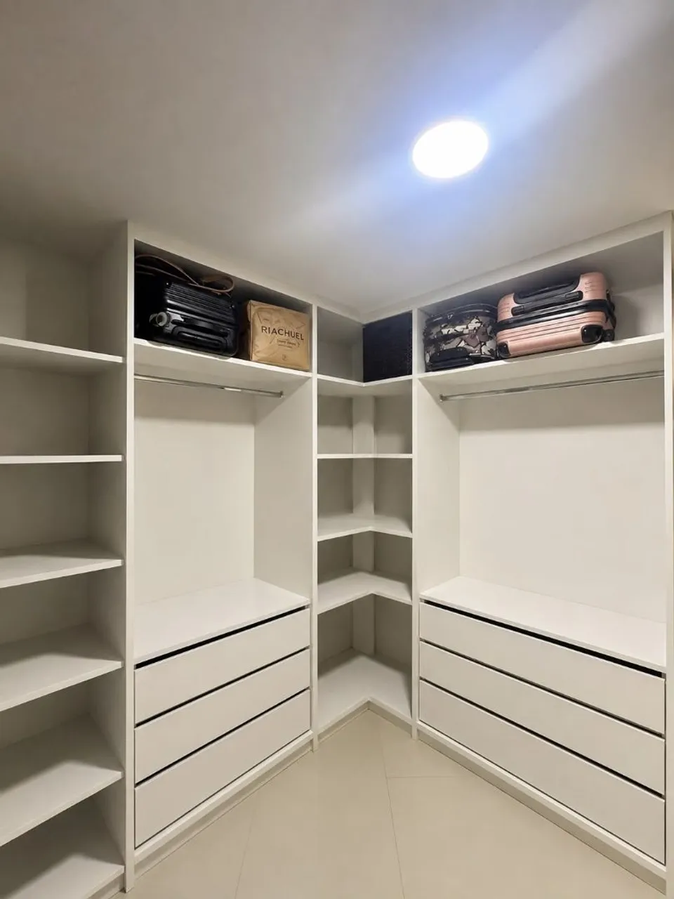 Apartamento mobiliado com 2 dormitórios e varanda — photo 6