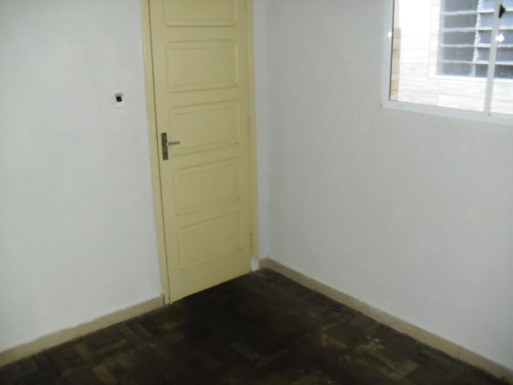 House, 76 m², with wood or laminate floors — photo 10