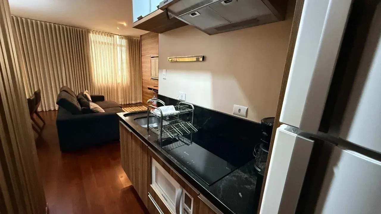 Furnished 1-bedroom apartment with an open kitchen — photo 5