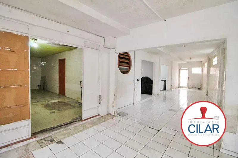 Unfurnished house with 4 bedrooms and 5 bathrooms — photo 35