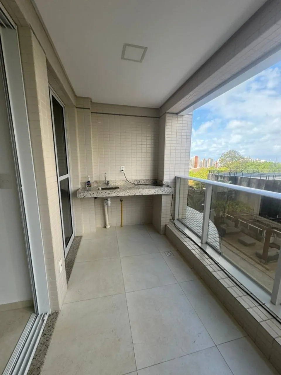 Балкон с грилем и 3 спальни: квартира 79 м² — photo 9