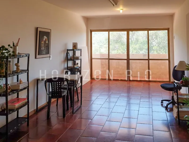 Furnished house, 800 m², with a bathtub — photo 57