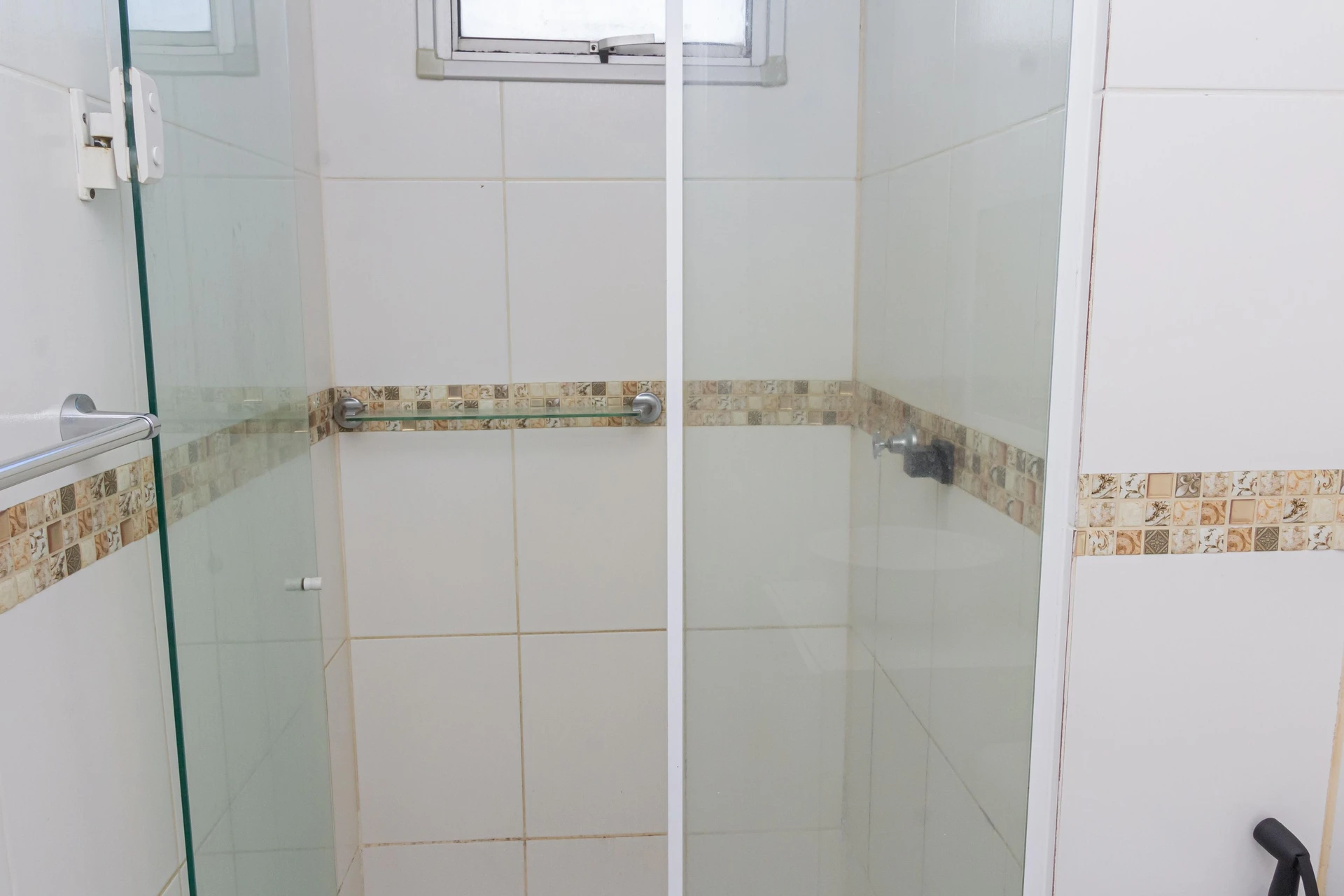 2-bedroom apartment in a building with a pool — photo 29