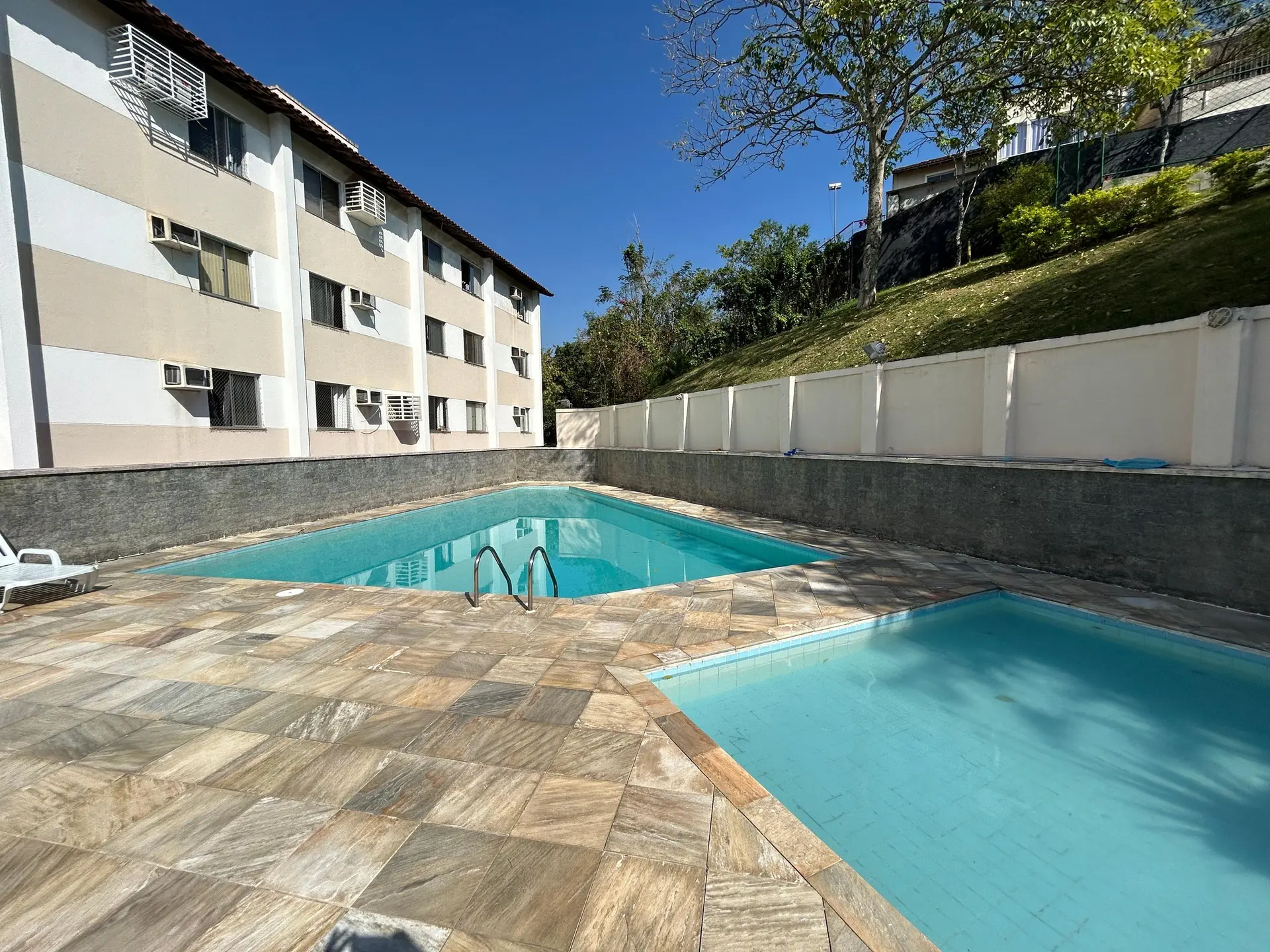 2-bedroom apartment with a mountain view in Rio de Janeiro — photo 26