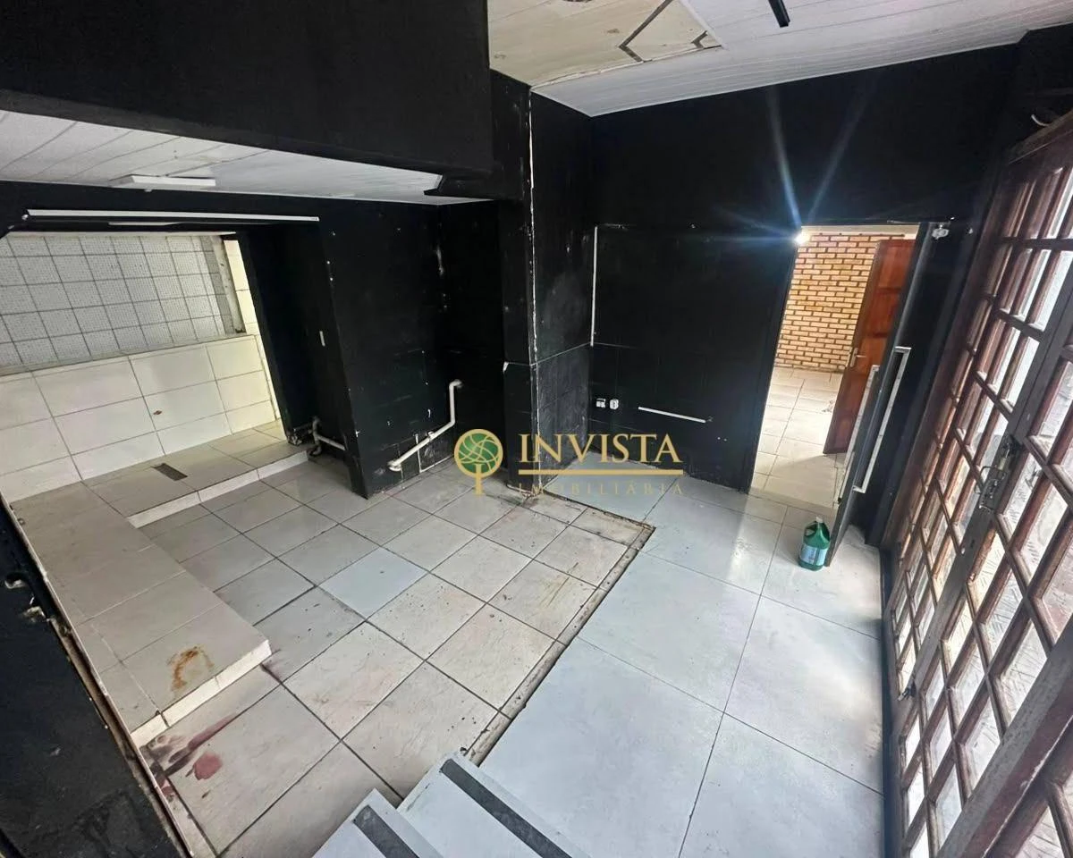 Casa de 100 m² com 5 quartos e 2 banheiros — photo 16
