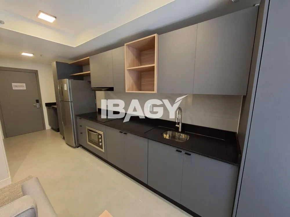 Furnished studio with a glass-enclosed balcony — photo 95
