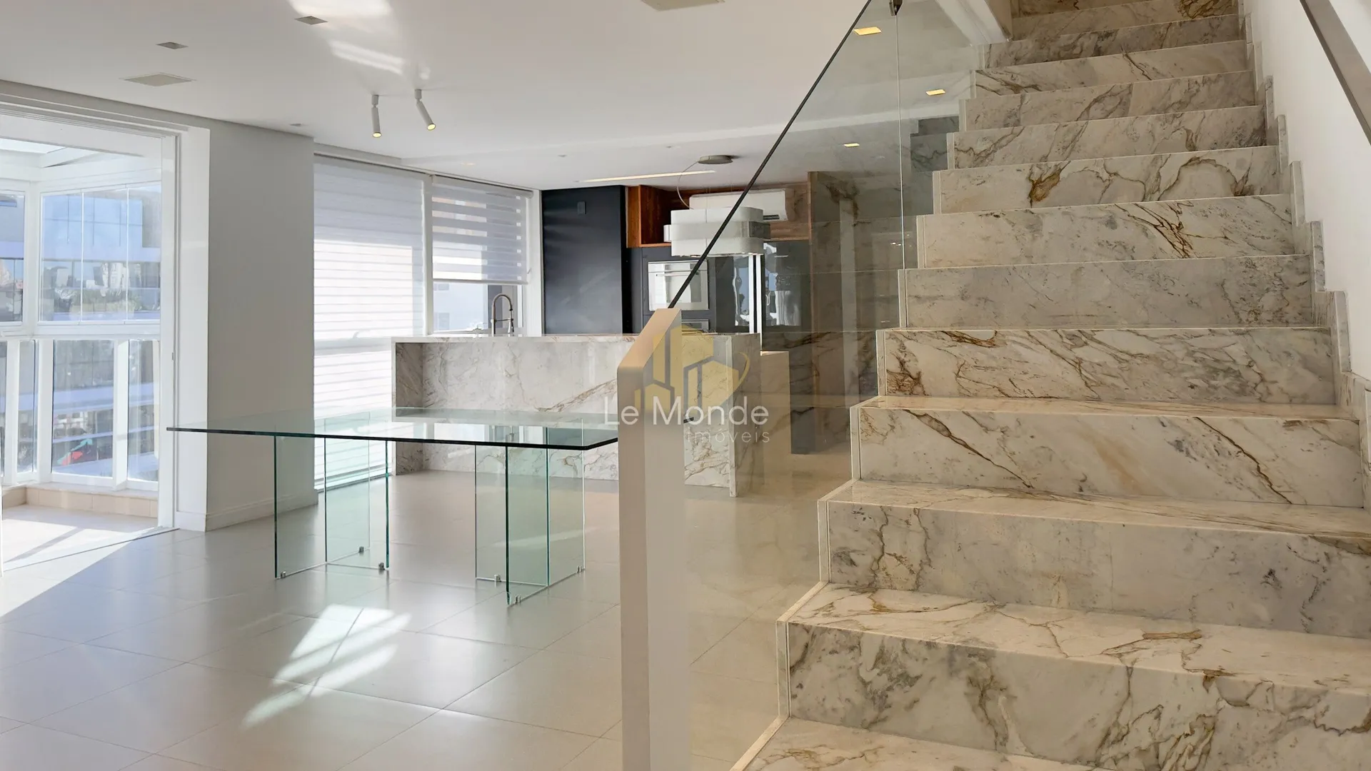Duplex apartment with 3 bedrooms and 156 m² — photo 58