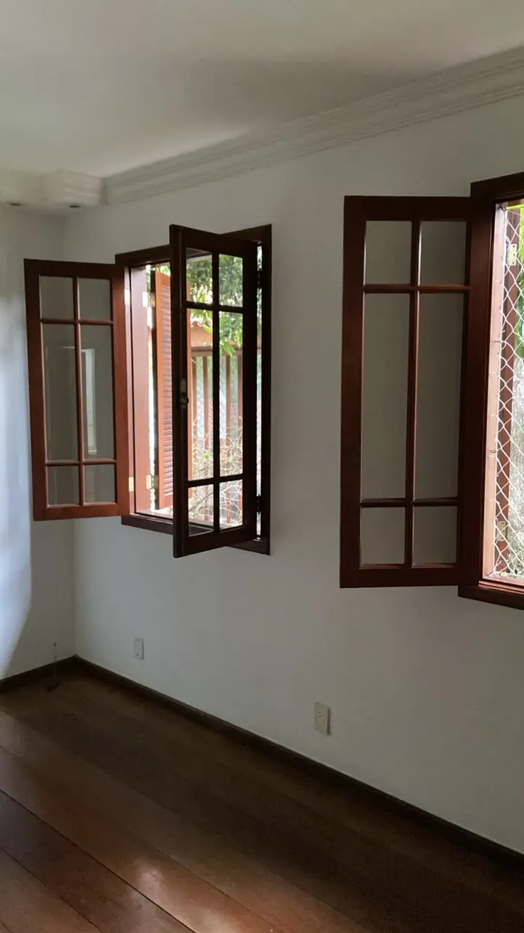 317 m² house with 3 suites, balcony grill and 3 parking — photo 27