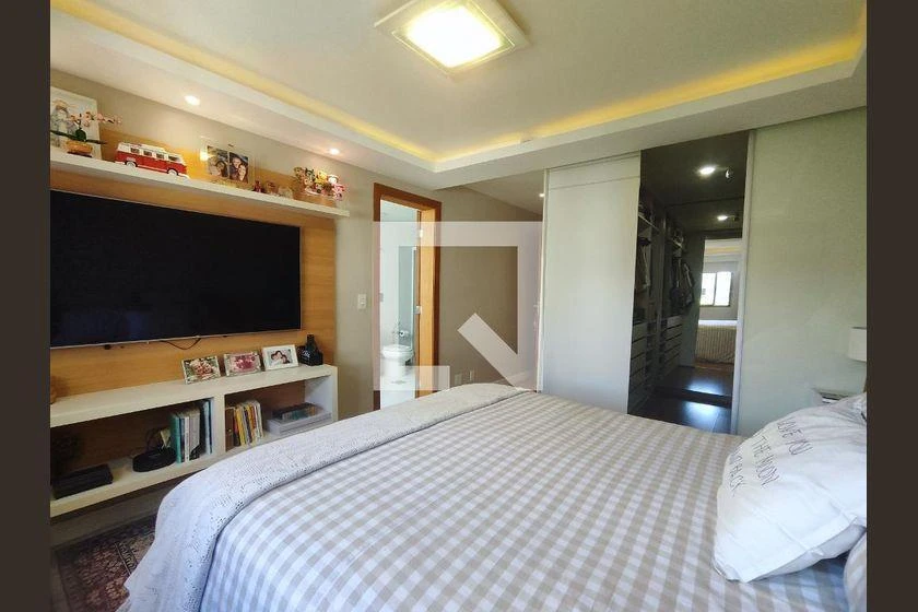 Rental apartment with 4 bedrooms, 360 m² and a balcony — photo 33