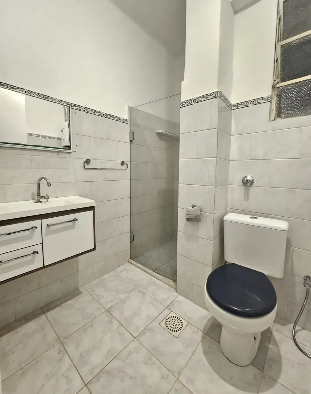 Apartamento com 2 quartos e 80 m² com chuveiro e banheira — photo 4