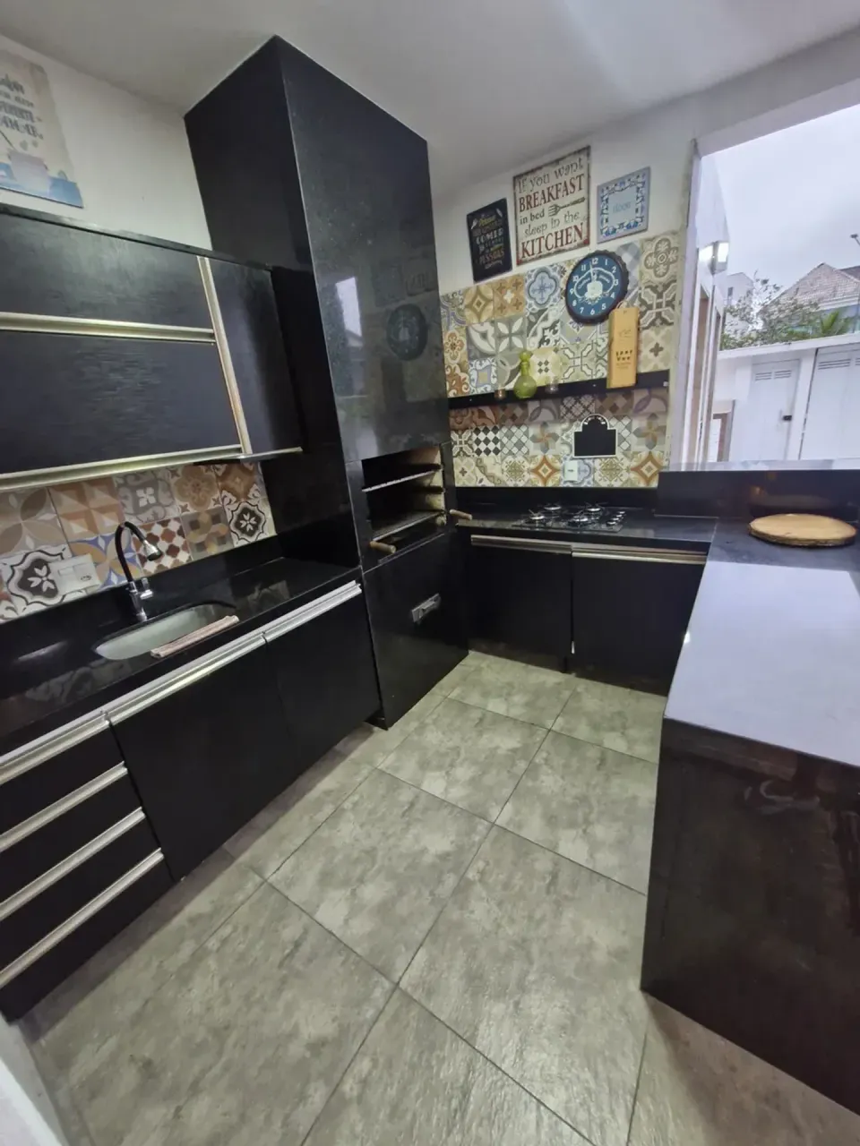 House with 5 bedrooms, 5 bathrooms and 490 m² area — photo 2
