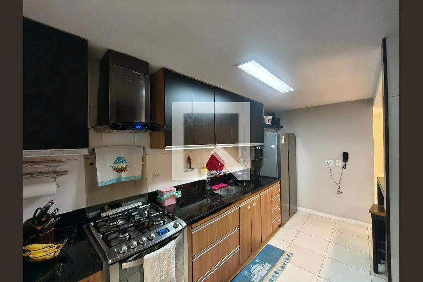 Furnished apartment, 103 m², with a glass-enclosed balcony — photo 2