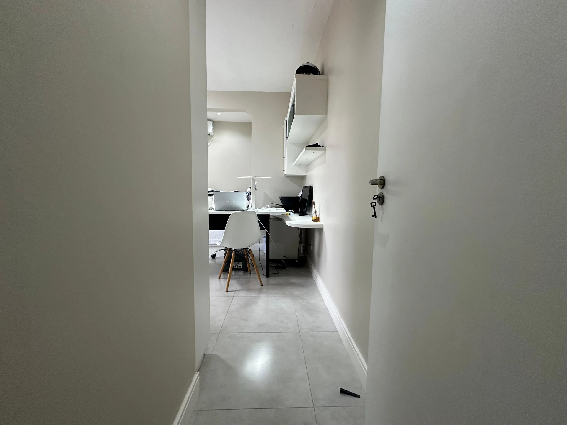 Furnished apartment, 429 m², with floor-to-ceiling windows — photo 21