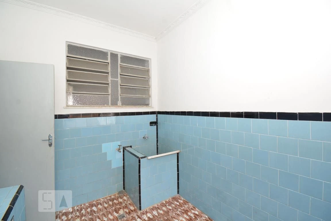 Wood or laminate floors in a 2-bedroom house, 100 m² — photo 15