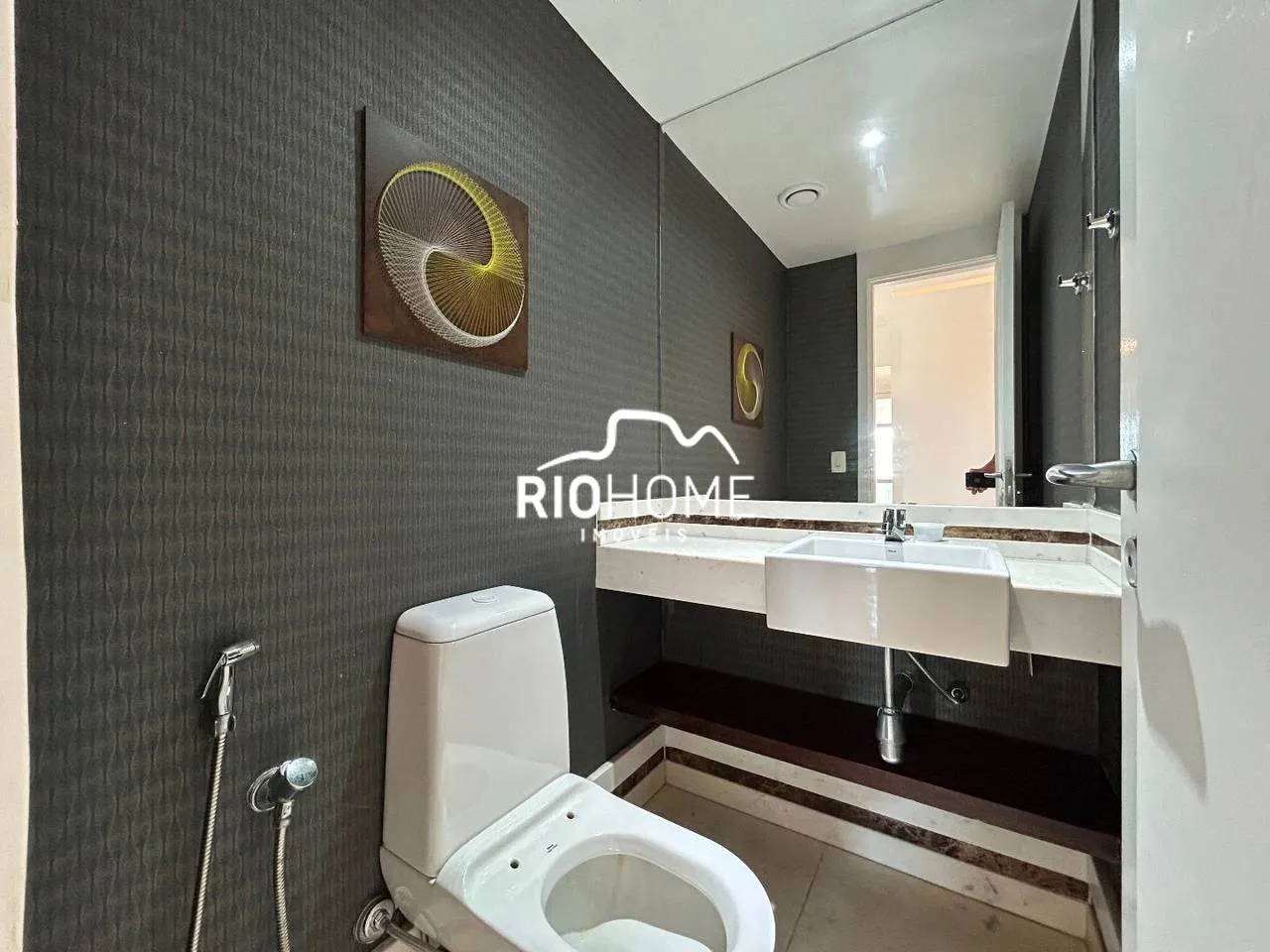 Apartment, 174 m², with a glass-enclosed balcony — photo 3