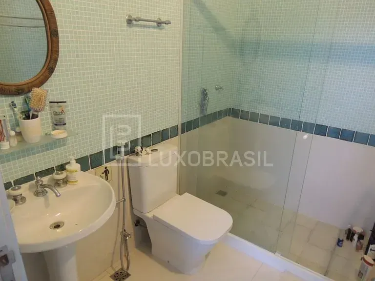 Furnished house with 4 bedrooms and 600 m² — photo 6