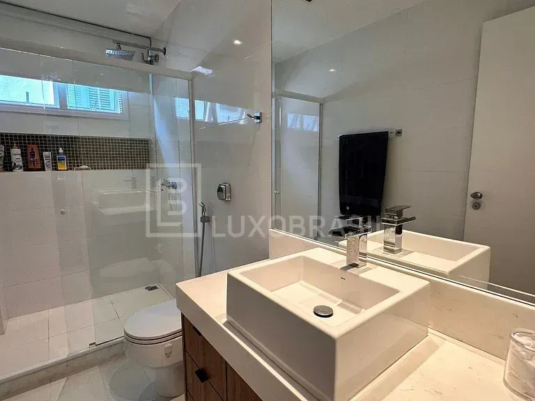 Casa moderna com 3 quartos e 5 vagas de garagem — photo 38
