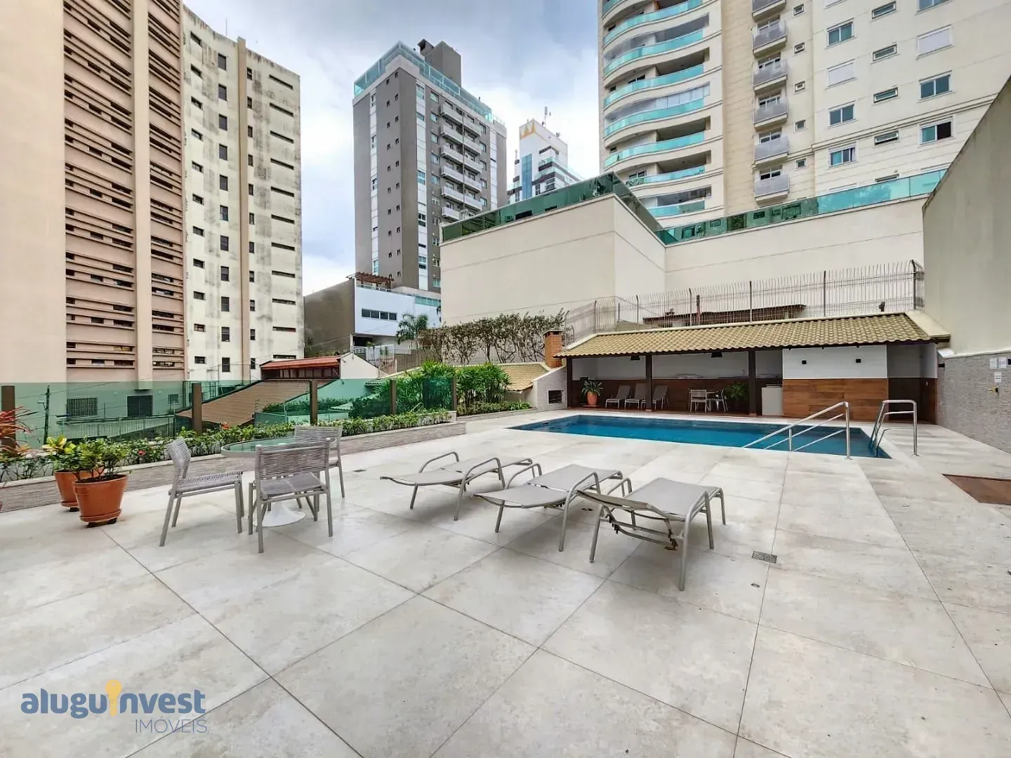 Квартира з 4 спальнями та 173,94 м² і балконом — photo 15