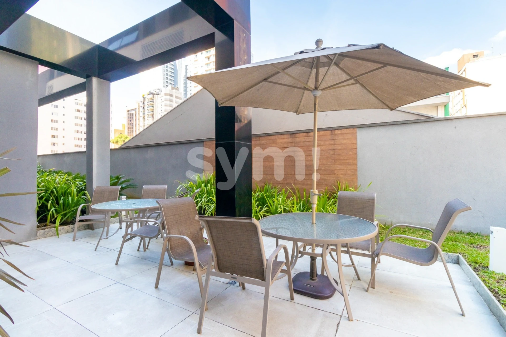 Furnished 1-bedroom apartment with balcony and 55 m² — photo 50