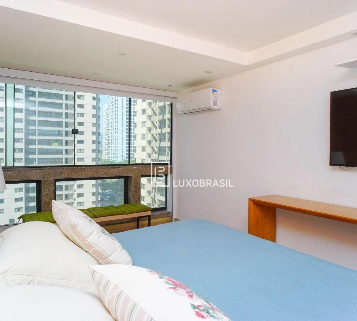 Apartamento mobiliado com varanda envidraçada e 4 quartos — photo 13