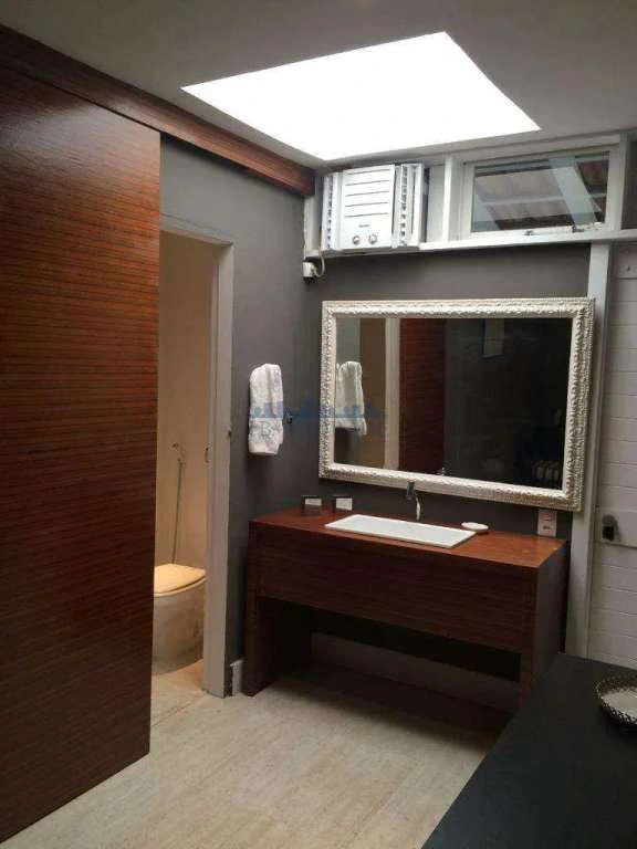 Furnished house with 4 bedrooms and 498 m², closed kitchen — photo 29
