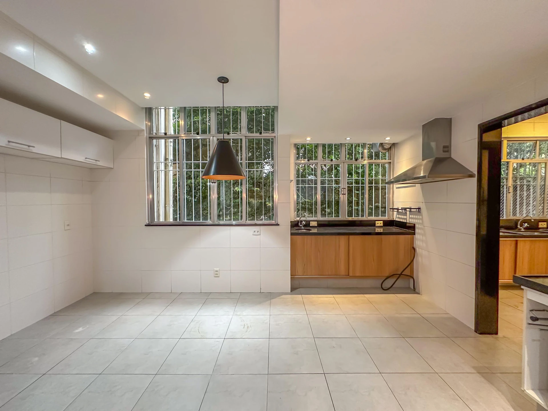 Apartment, 275 m², with a glass-enclosed balcony — photo 17