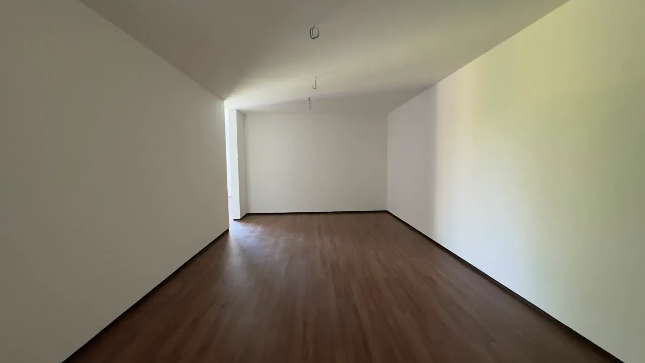 House with 5 bedrooms and floor-to-ceiling windows — photo 30