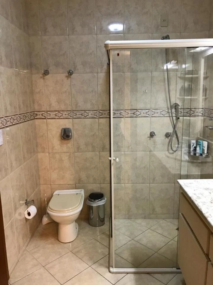Casa de 290 m² con balcón cerrado con vidrio y bañera — photo 19