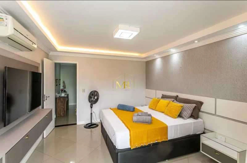 Furnished triplex house with 4 suites and 288 m² — photo 3