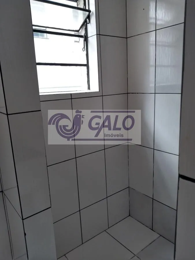 Apartamento com piso de madeira ou laminado, Portão — photo 2
