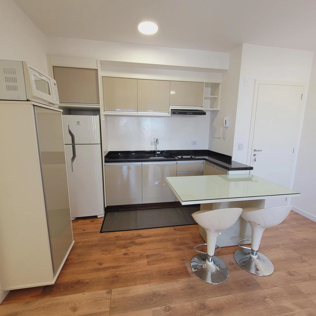 1-bedroom apartment with balcony and 50 m² — photo 8