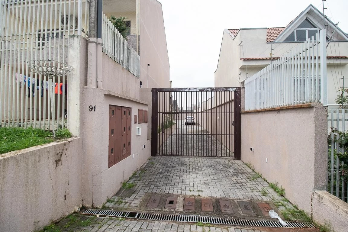 3-bedroom house with a bathtub in Curitiba — photo 52