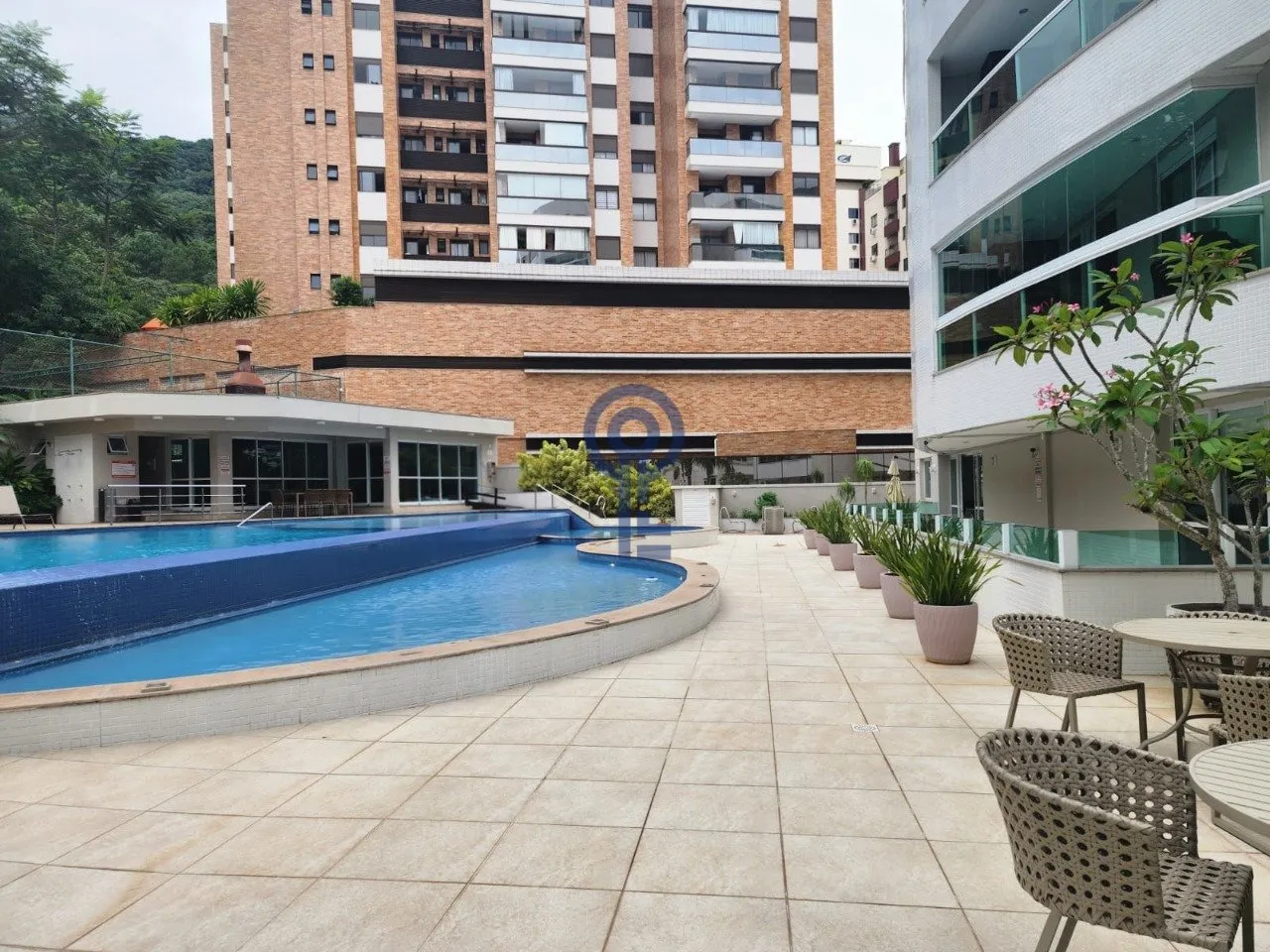 Furnished 4-bedroom apartment with 1 en-suite bath — photo 35