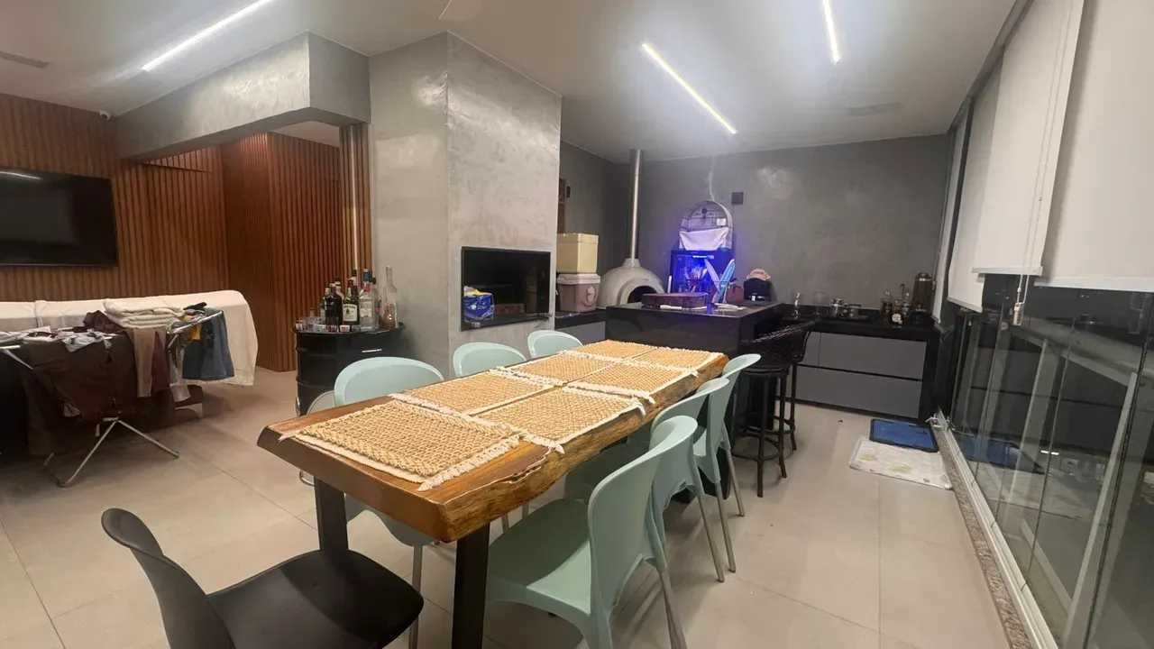 Furnished 189 m² apartment with 3 en-suite bedrooms and 2 parking — photo 51