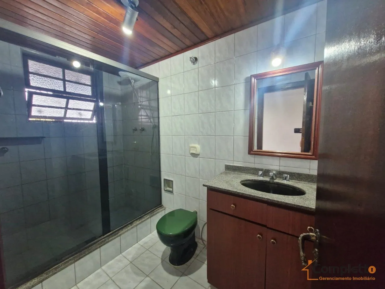 Casa de 220 m² con balcón gourmet y bañera — photo 12