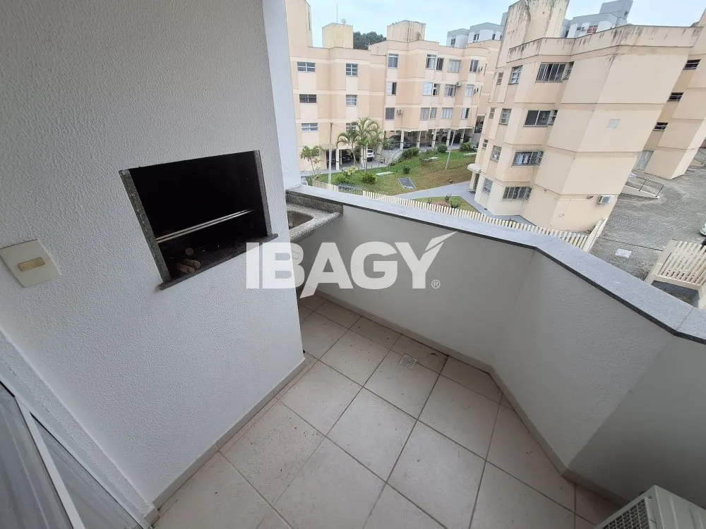 Furnished 93 m² apartment with 2 bedrooms and suite — photo 5