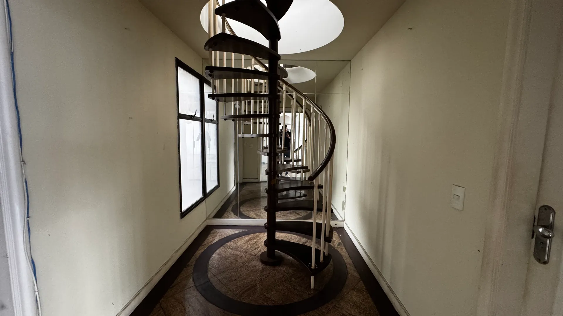 Duplex home with 8 bedrooms, 3 en-suites, 469 m² — photo 26