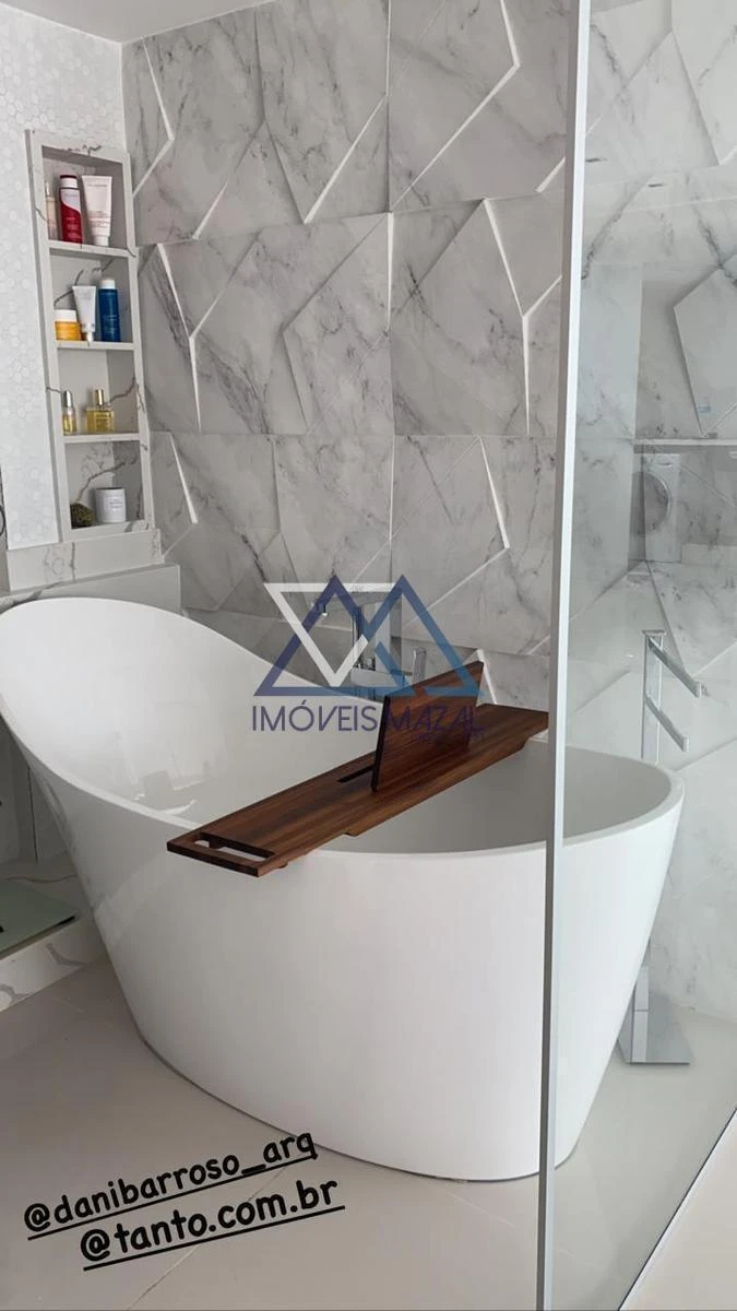 Ванна та 1 спальня: квартира 200 м² — photo 31
