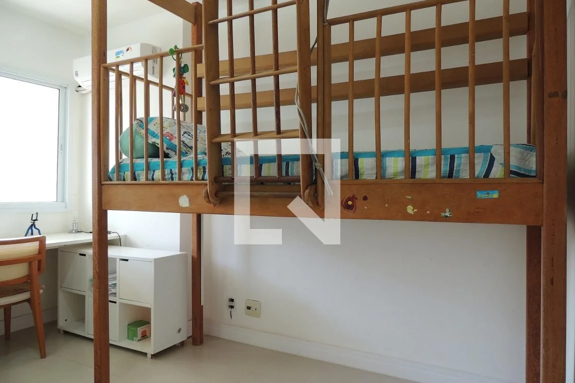 Furnished 3-bedroom apartment with 3 bathrooms and balcony — photo 64
