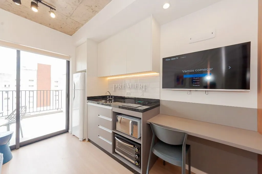 Меблированная студия 42 м² с компактной кухней