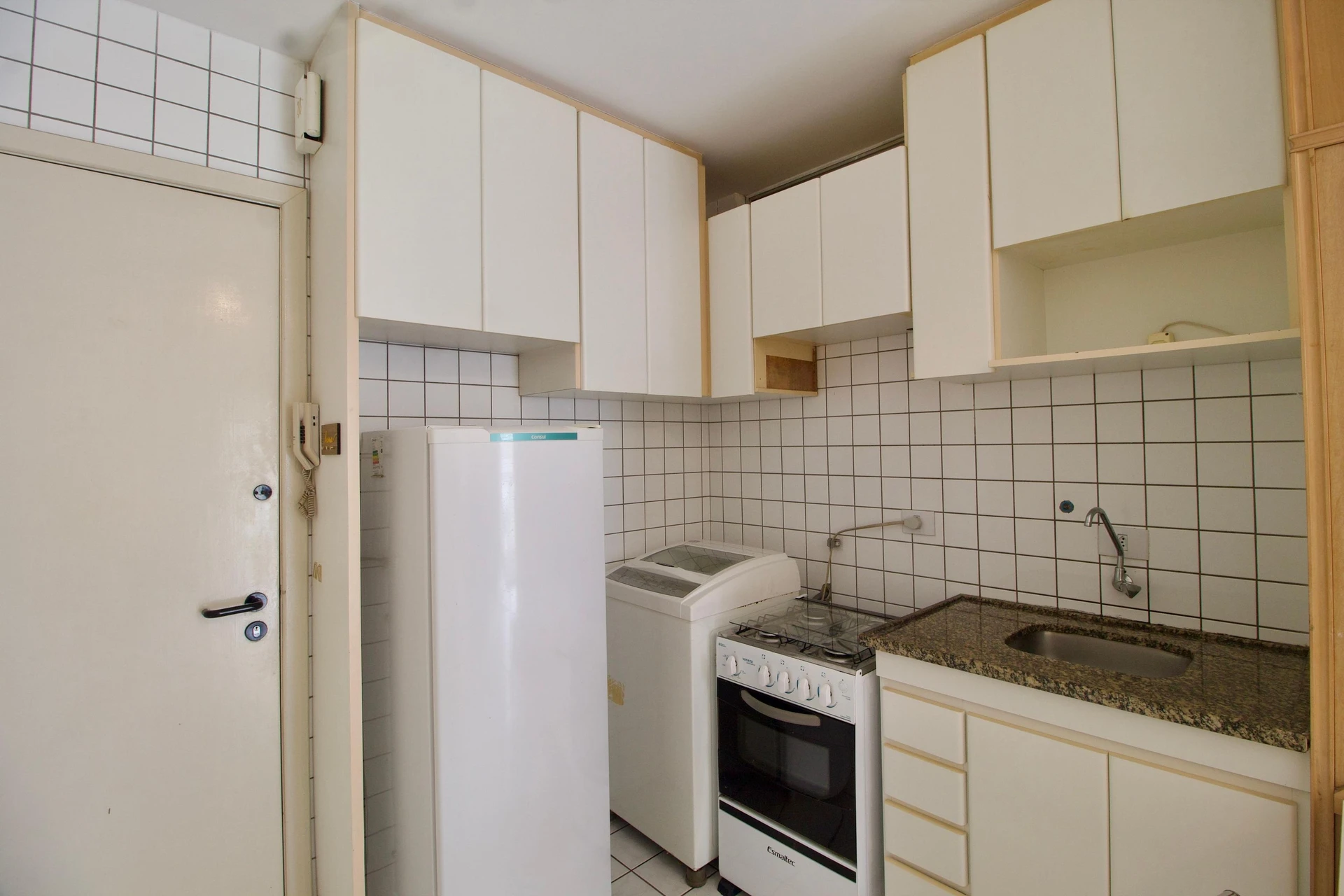 Furnished 1-bedroom apartment with a balcony — photo 8