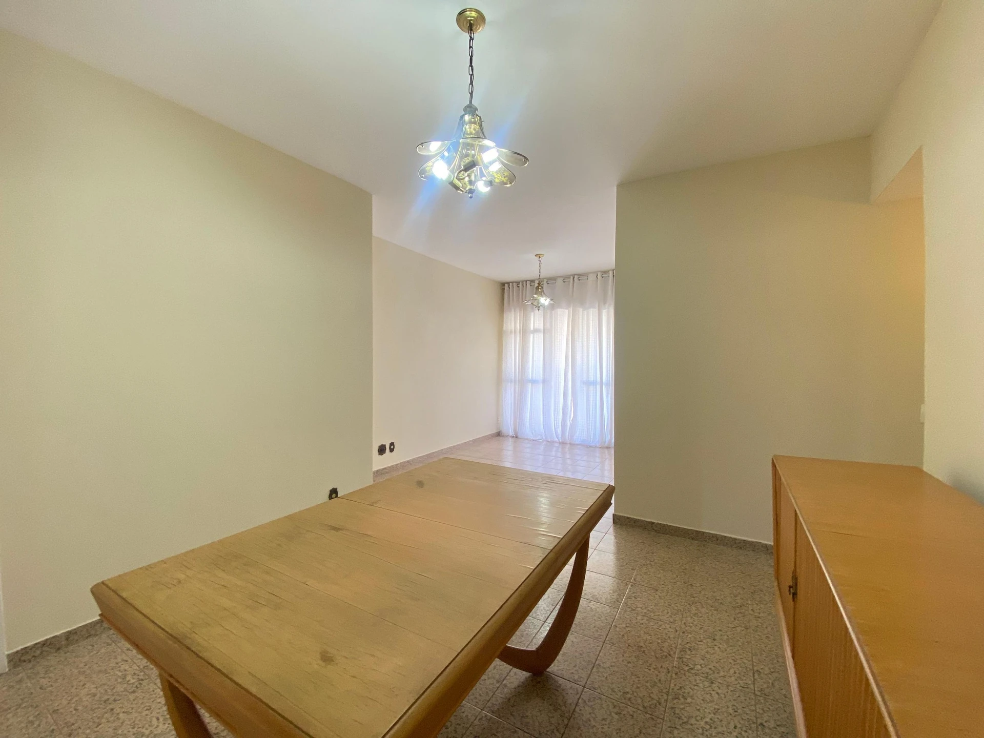 Орендна квартира з 3 спальнями та балконом — photo 37