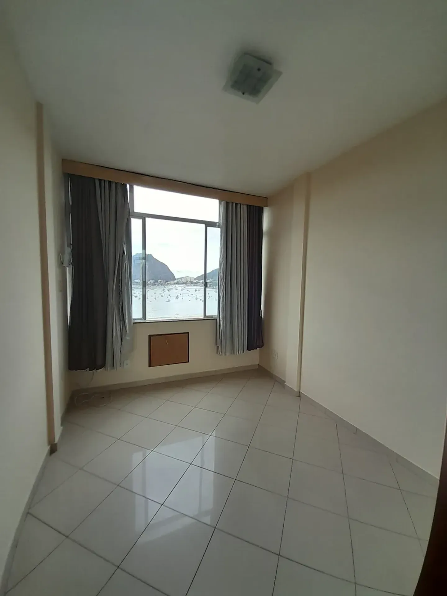 One-bedroom apartment with a washing machine — photo 21