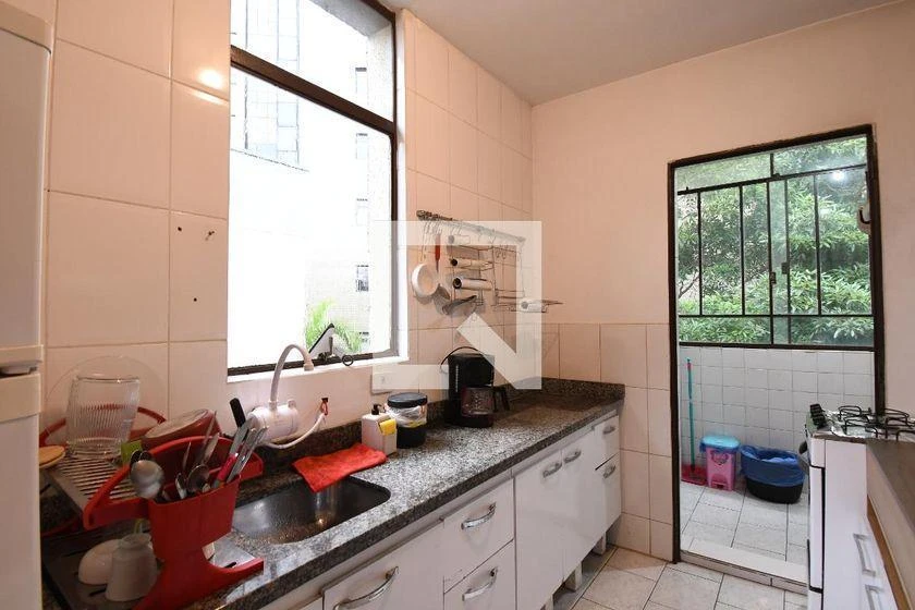 3-bedroom apartment with a bathtub in Curitiba — photo 8
