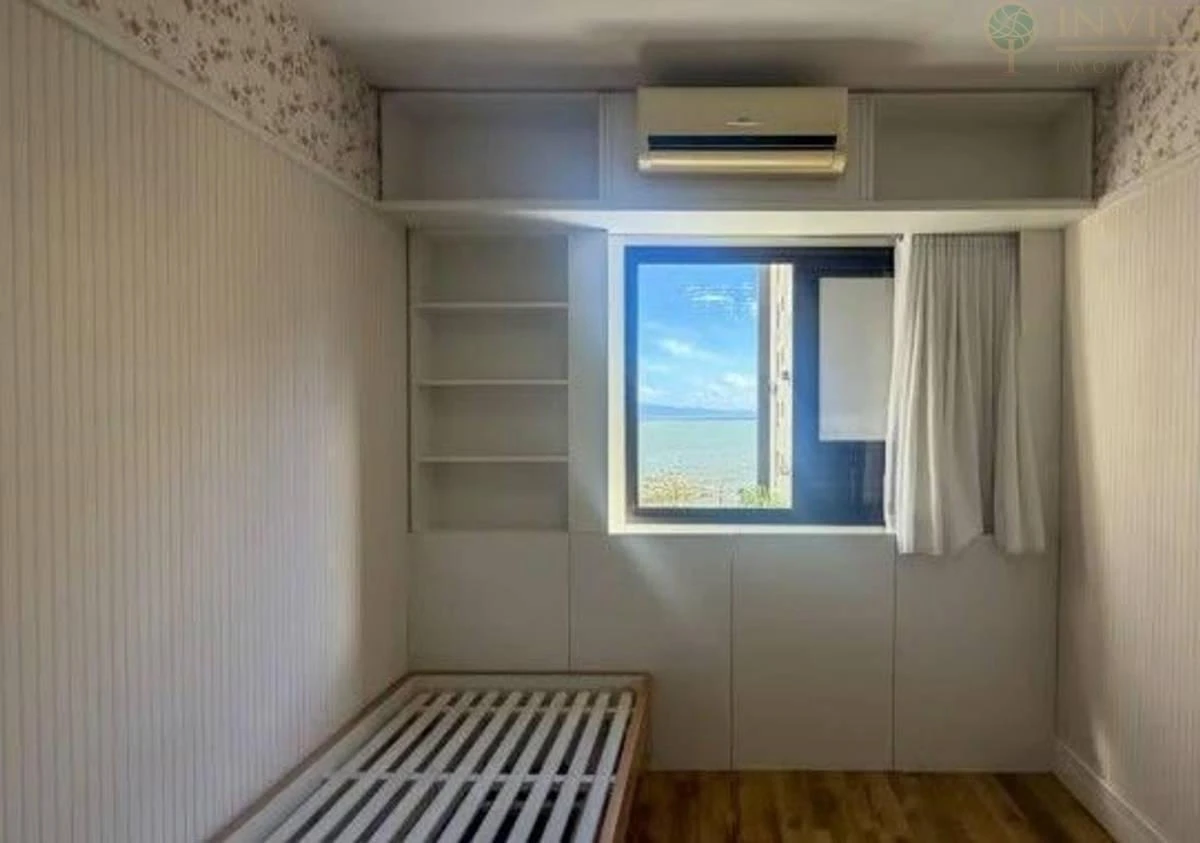 Furnished apartment, 107 m², with a glass-enclosed balcony — photo 21