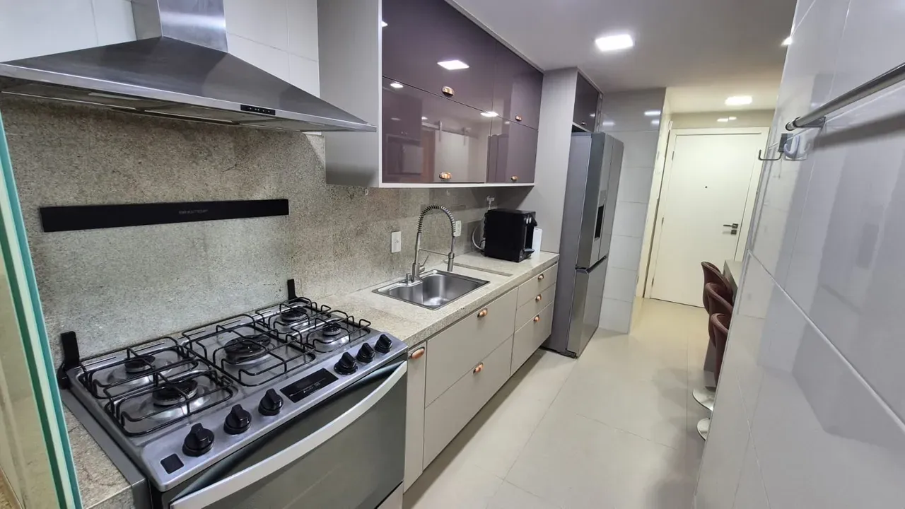 Apartment with 3 bedrooms and modern open-plan kitchen — photo 34