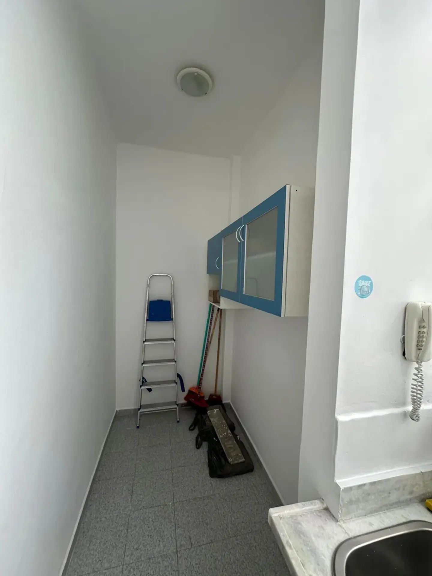 Apartment with a closed kitchen and gas stove; 2 bedrooms — photo 46
