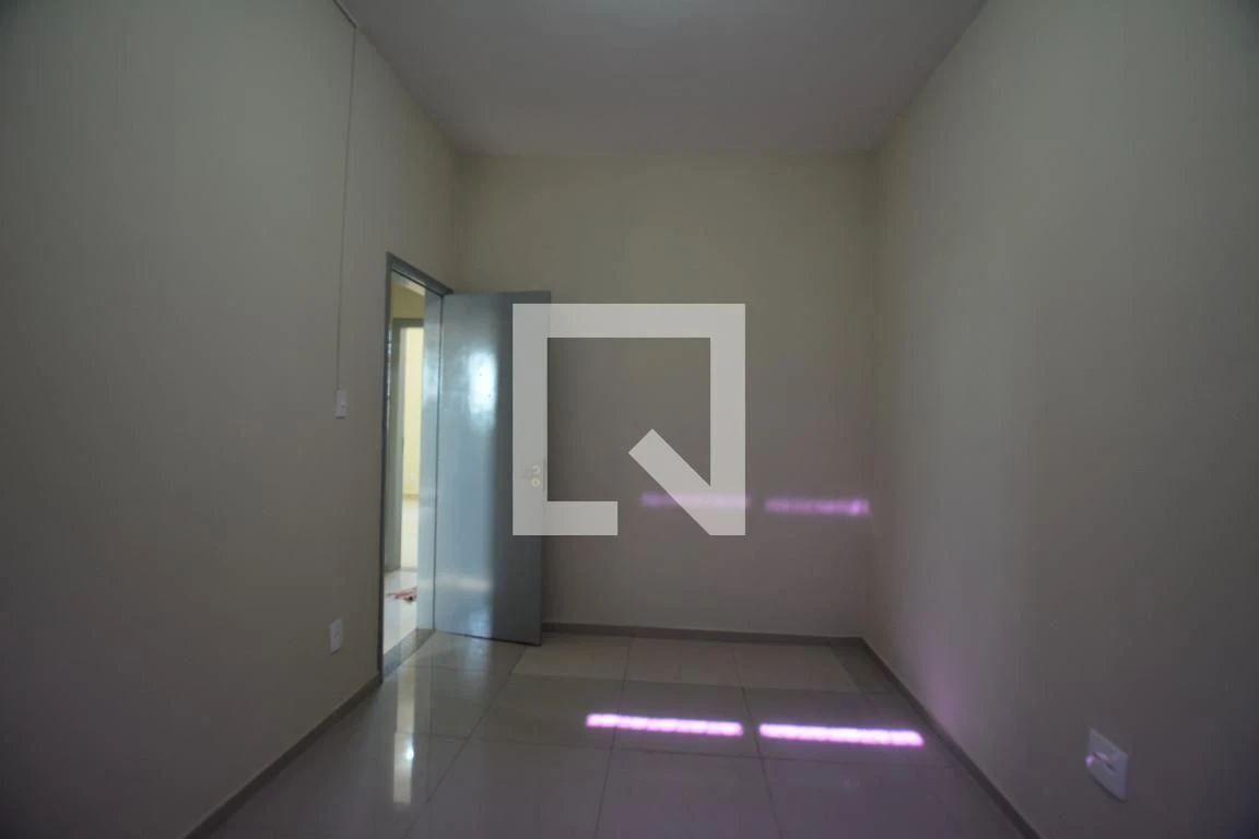 Apartamento com 2 quartos, 1 banheiro e 1 vaga — photo 30